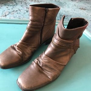 Reiker ankle boots